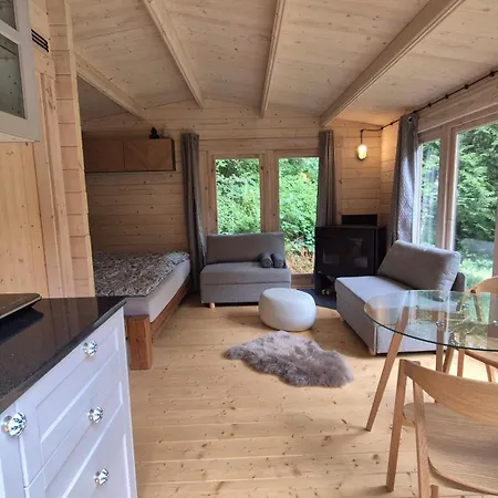 Chaticka Pod Skalou - Cozy Off Grid Solar Ferienhaus Beroun (Central Bohemian)