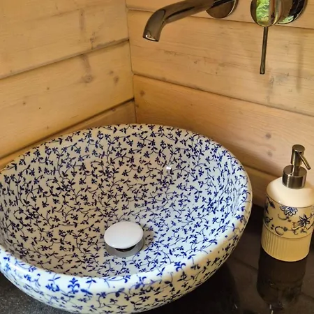 Chaticka Pod Skalou - Cozy Off Grid Solar *