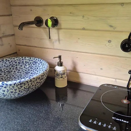 Chaticka Pod Skalou - Cozy Off Grid Solar Ferienhaus *