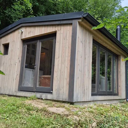 Chaticka Pod Skalou - Cozy Off Grid Solar Ferienhaus *