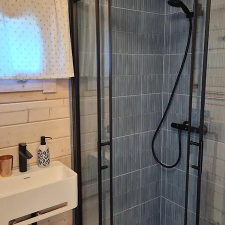 Chaticka Pod Skalou - Cozy Off Grid Solar
