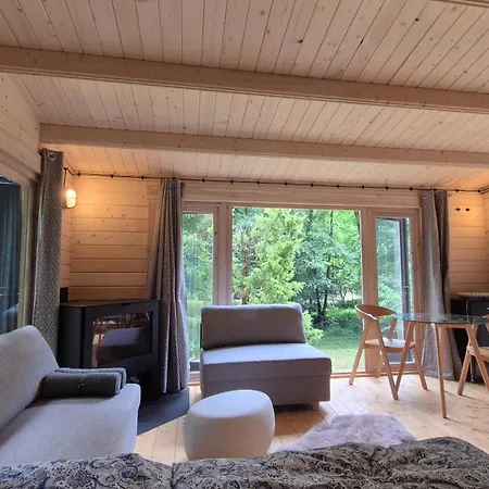 Chaticka Pod Skalou - Cozy Off Grid Solar * Beroun (Central Bohemian)
