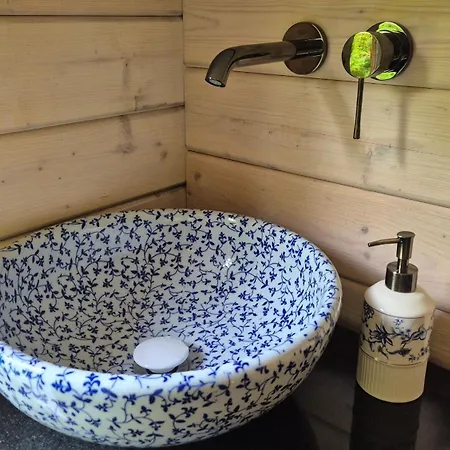 Chaticka Pod Skalou - Cozy Off Grid Solar *