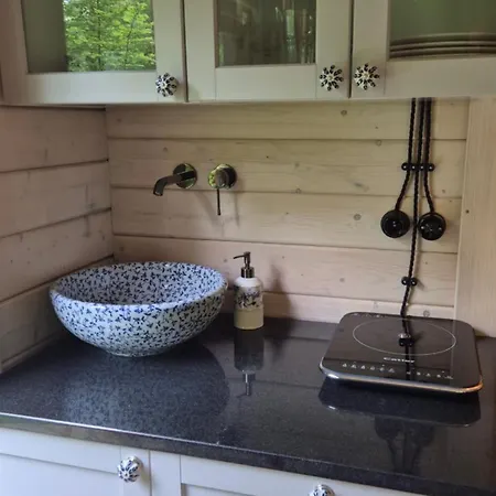 Ferienhaus Chaticka Pod Skalou - Cozy Off Grid Solar Beroun (Central Bohemian)