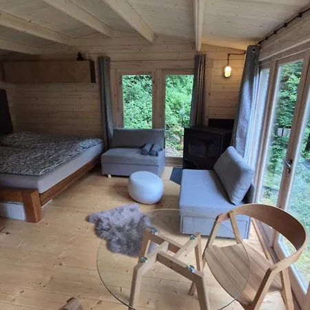 Chaticka Pod Skalou - Cozy Off Grid Solar Ferienhaus Beroun (Central Bohemian)